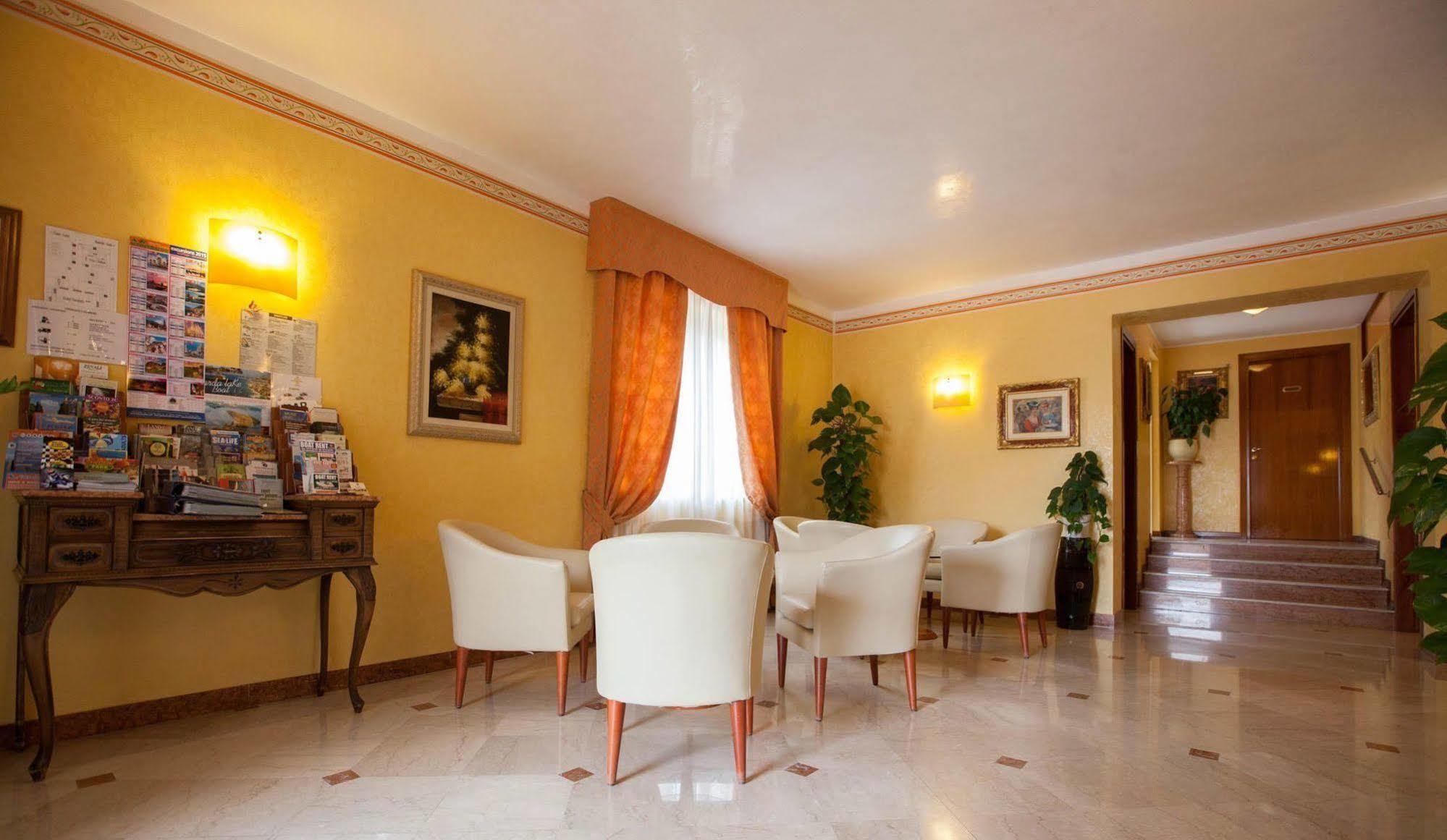 Hotel Gardenia & Villa Charme Adults Friendly 4Star Service Бардолино Екстериор снимка