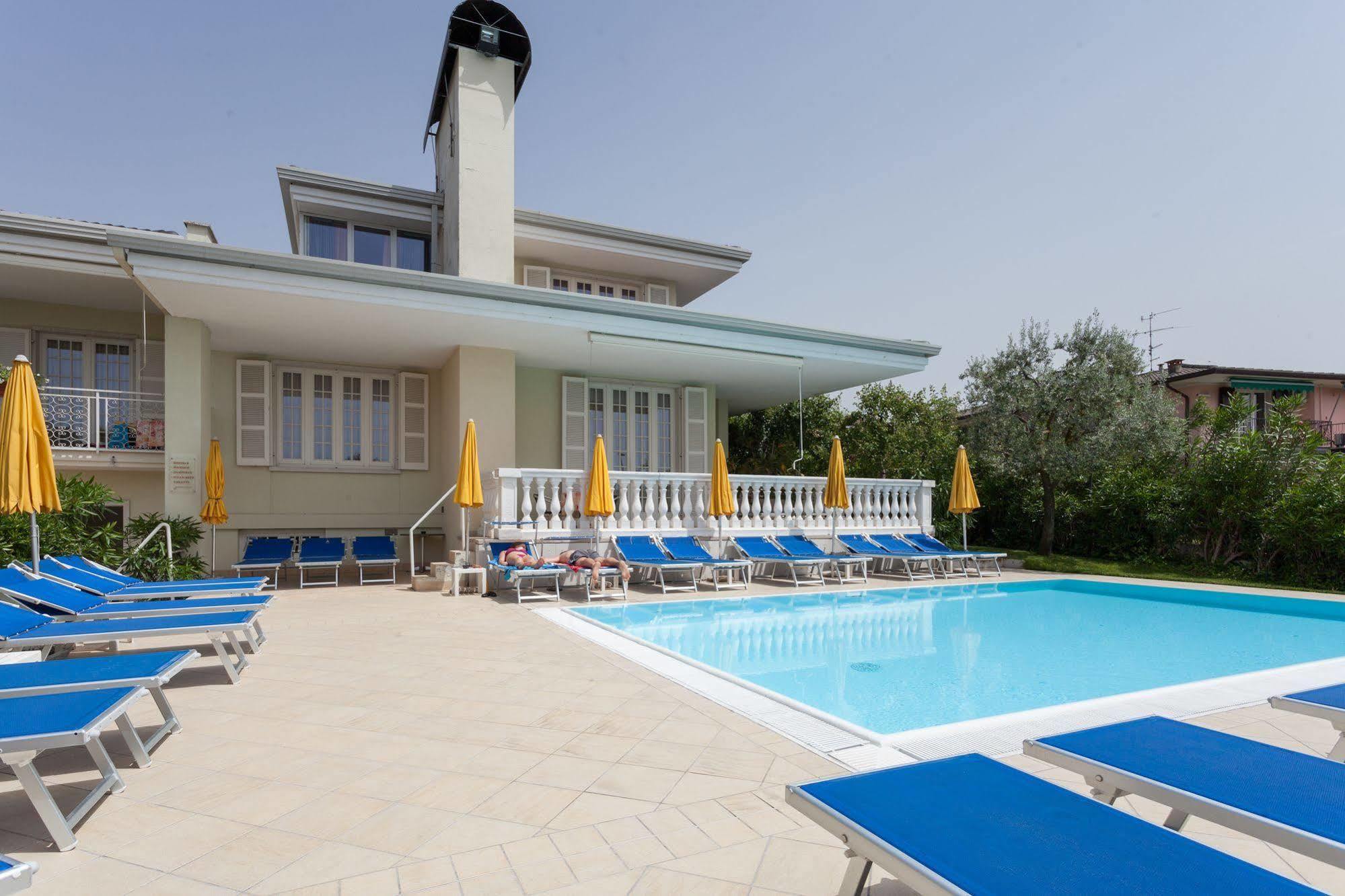Hotel Gardenia & Villa Charme Adults Friendly 4Star Service Бардолино Екстериор снимка