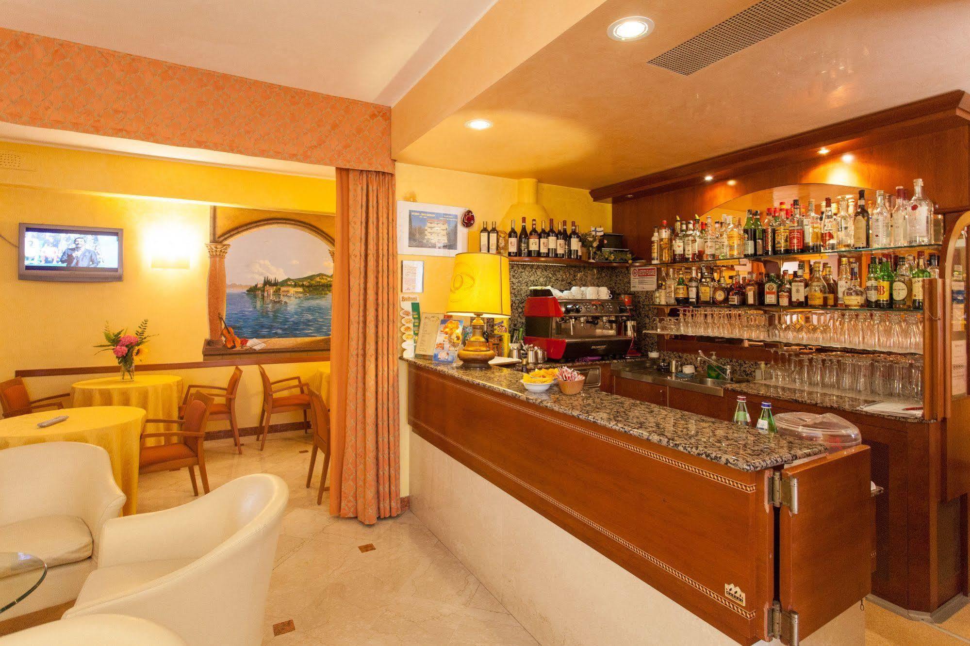 Hotel Gardenia & Villa Charme Adults Friendly 4Star Service Бардолино Екстериор снимка