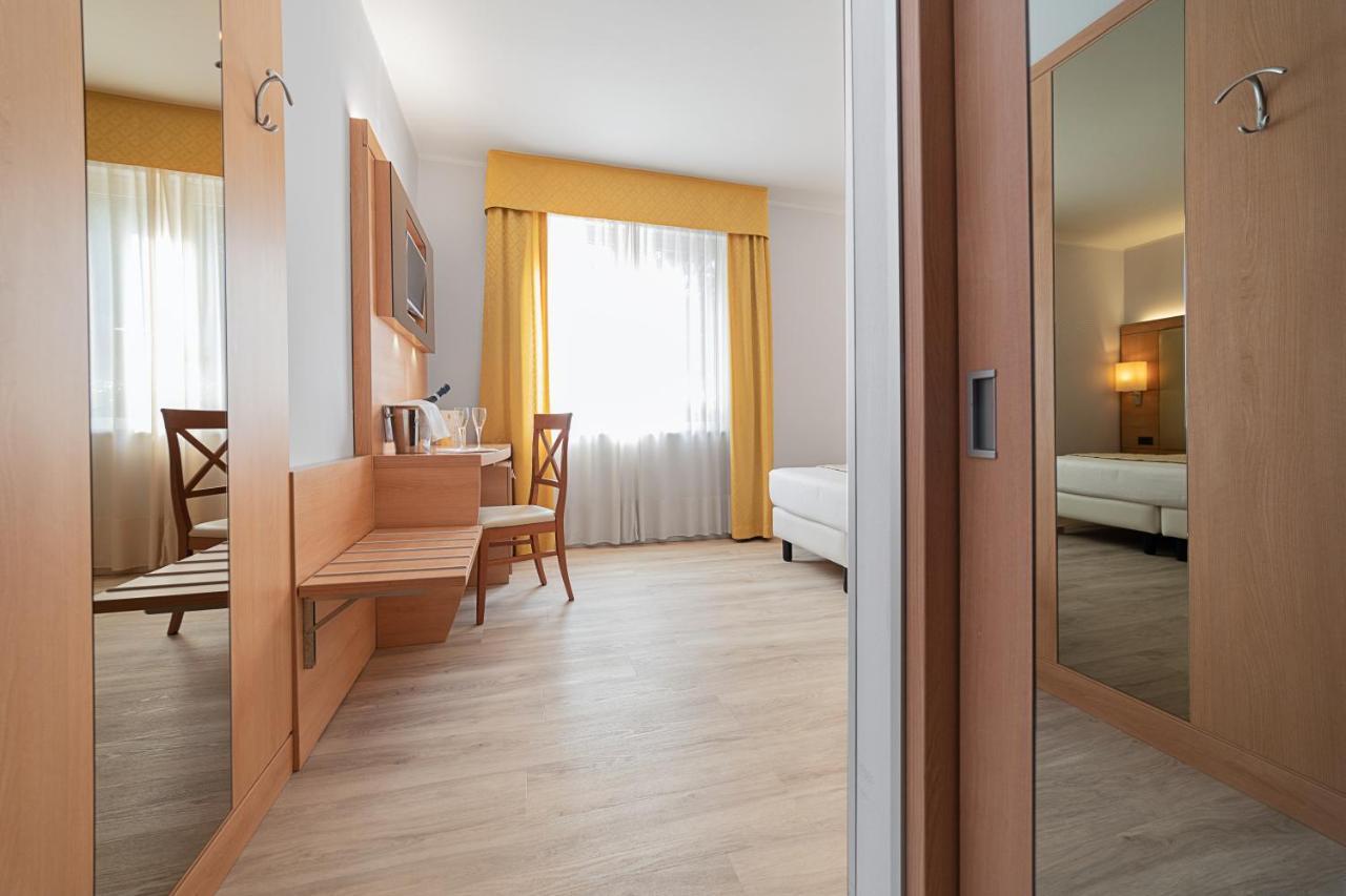 Hotel Gardenia & Villa Charme Adults Friendly 4Star Service Бардолино Екстериор снимка