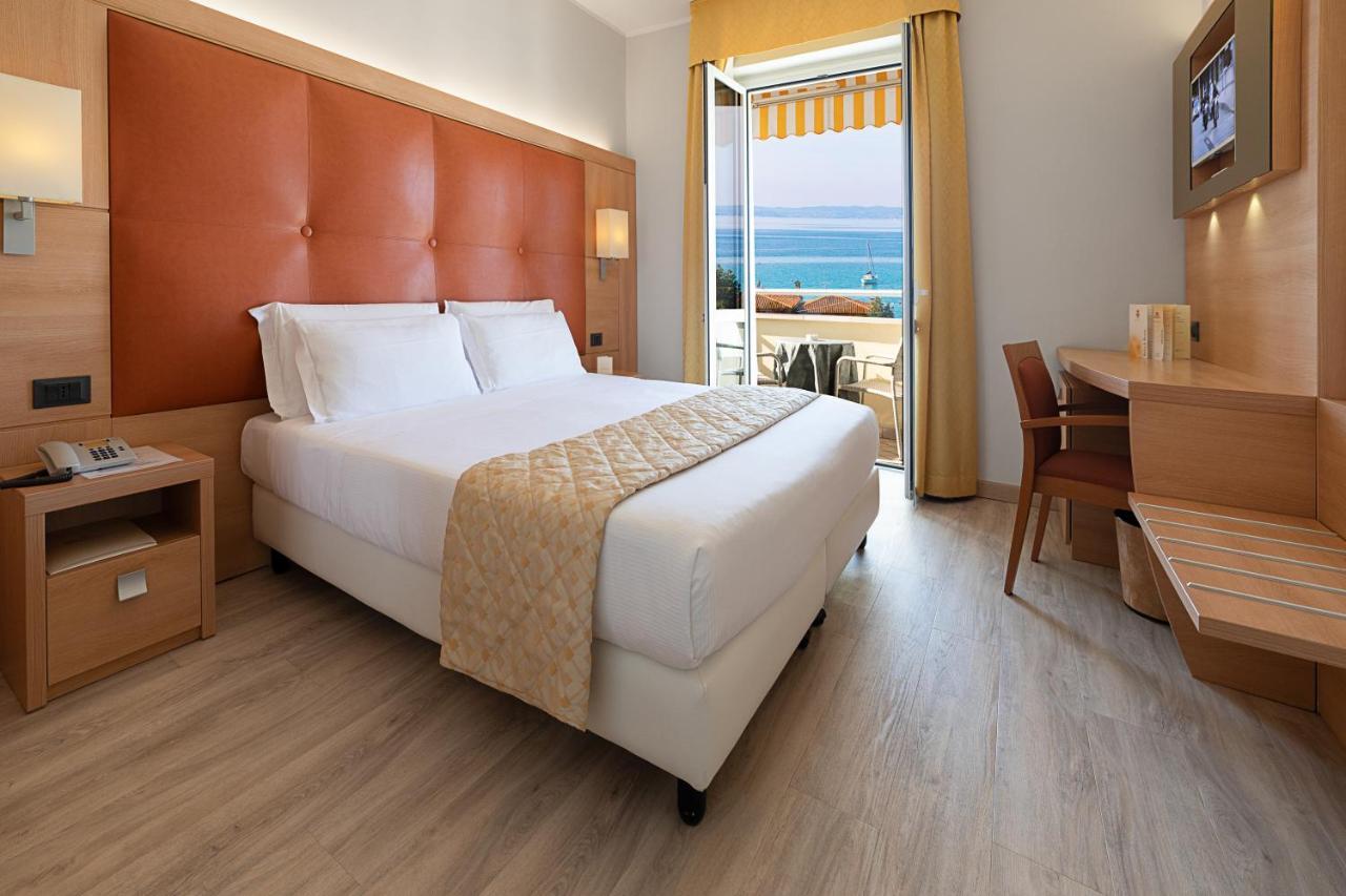 Hotel Gardenia & Villa Charme Adults Friendly 4Star Service Бардолино Екстериор снимка