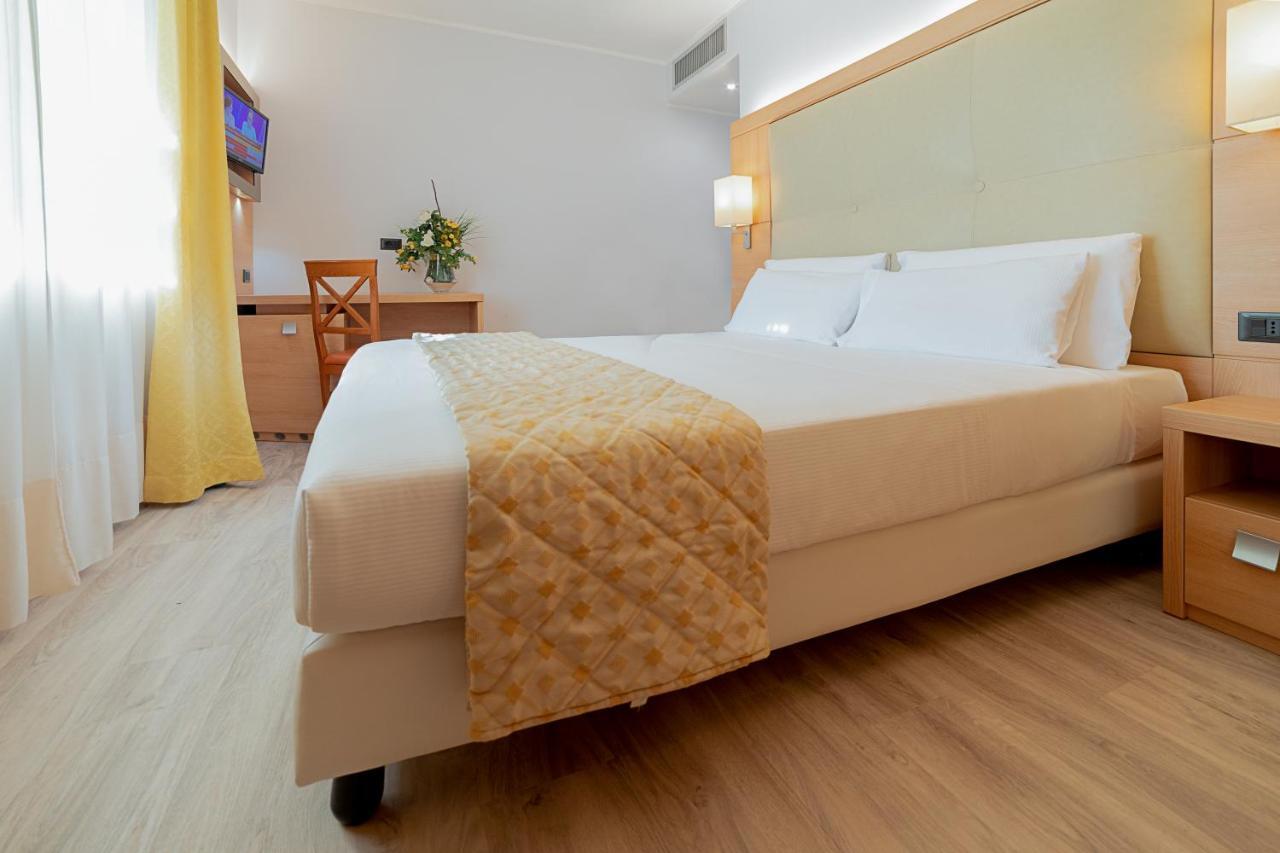 Hotel Gardenia & Villa Charme Adults Friendly 4Star Service Бардолино Екстериор снимка