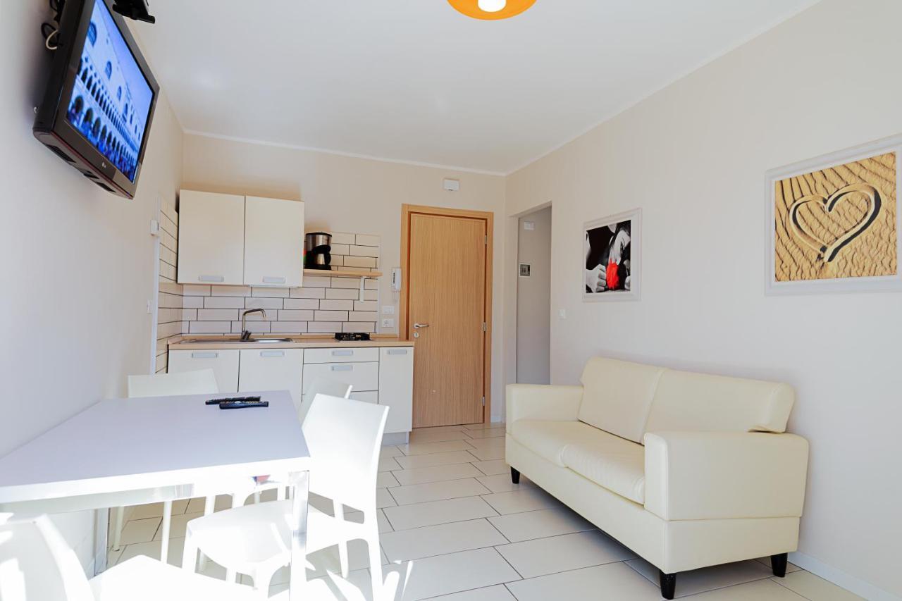 Hotel Gardenia & Villa Charme Adults Friendly 4Star Service Бардолино Екстериор снимка